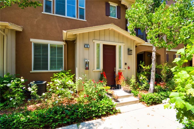 Detail Gallery Image 3 of 32 For 89 Liberty St, Tustin,  CA 92782 - 3 Beds | 3/1 Baths