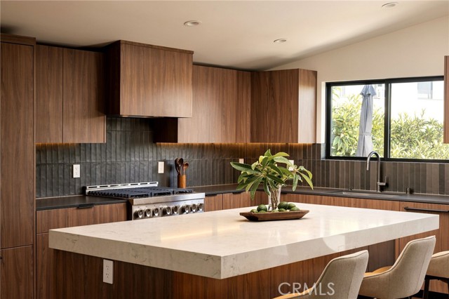 4 Bed Home for Sale in Los Angeles, California