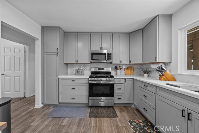 222 Phlox Avenue, Redlands CA: https://media.crmls.org/medias/d51496ae-2090-4b3e-b5cb-cefde7a2b6a3.jpg