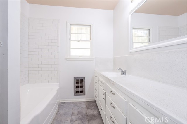 Detail Gallery Image 3 of 23 For 44632 Fern Ave, Lancaster,  CA 93534 - 4 Beds | 2 Baths