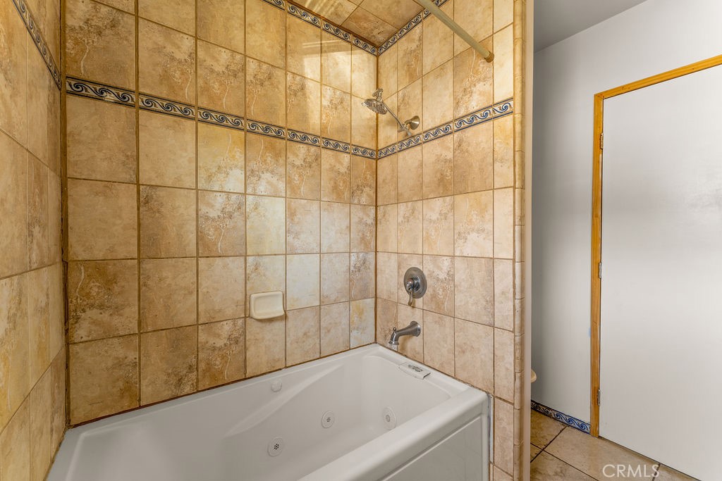 https://media.crmls.org/medias/d5155eb2-79b8-4769-8066-3ab29264a359.jpg?preset=X-Large
