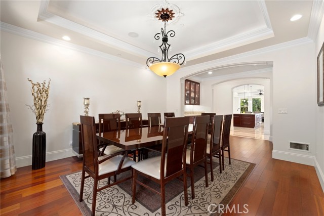 5092 Parkway Calabasas, Calabasas CA: https://media.crmls.org/medias/d5155ec6-4978-49f2-a2e5-17ce1f9ee1f9.jpg