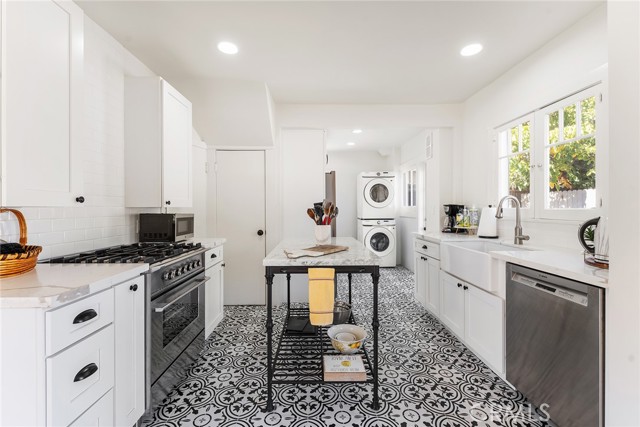 Detail Gallery Image 13 of 32 For 545 E Rio Grande St, Pasadena,  CA 91104 - 4 Beds | 2 Baths