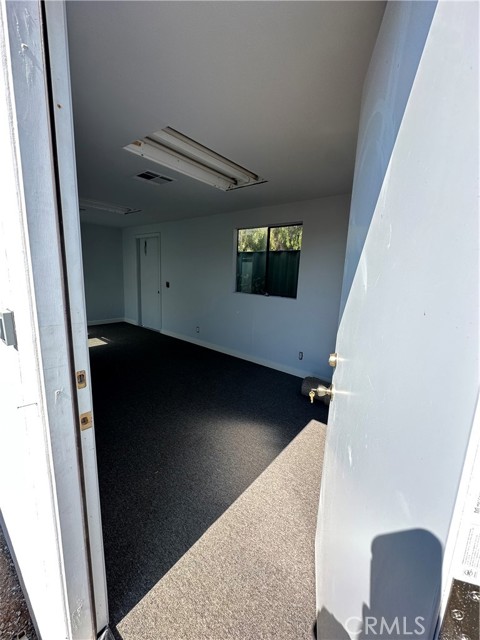 16472 Gardner Avenue, Riverside CA: https://media.crmls.org/medias/d515f859-fb15-405f-8f03-47e064bd60e9.jpg