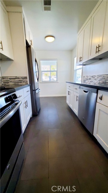 Detail Gallery Image 7 of 11 For 365 Walnut St, Costa Mesa,  CA 92627 - 3 Beds | 1 Baths