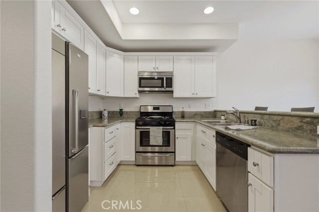 Detail Gallery Image 15 of 39 For 601 N Walnut, La Habra,  CA 90631 - 3 Beds | 3 Baths