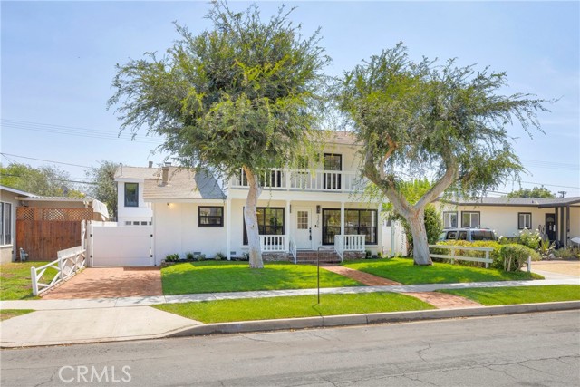 3306 San Anseline Avenue, Long Beach CA: https://media.crmls.org/medias/d5172fc4-234f-40a7-86c8-5204e52574f3.jpg