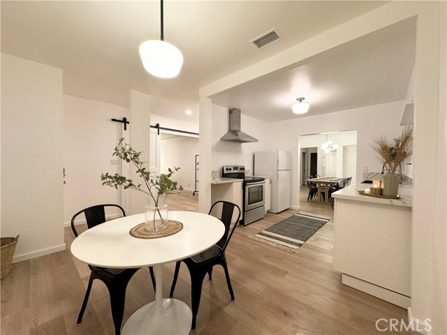 813 W Beach Avenue, Inglewood CA: https://media.crmls.org/medias/d5173577-04a6-46f0-a6b6-cc1cf04b3b52.jpg