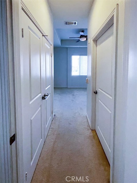 931 E Walnut Street, Pasadena CA: https://media.crmls.org/medias/d5183f18-dc9b-42c0-b0f4-26cacc6fd307.jpg
