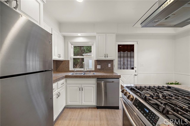 Detail Gallery Image 6 of 20 For 2480 Oregon Avenue, Long Beach,  CA 90806 - 3 Beds | 1 Baths