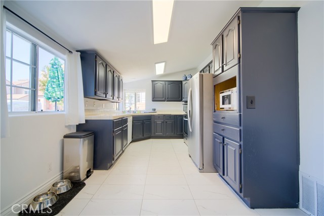 Detail Gallery Image 17 of 27 For 308 13th St, Seal Beach,  CA 90740 - – Beds | – Baths