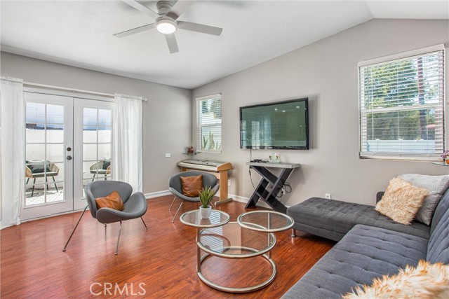 31607 Florida Street, Redlands CA: https://media.crmls.org/medias/d51a0cf1-c14c-45fc-beeb-b85cfe45a8d2.jpg