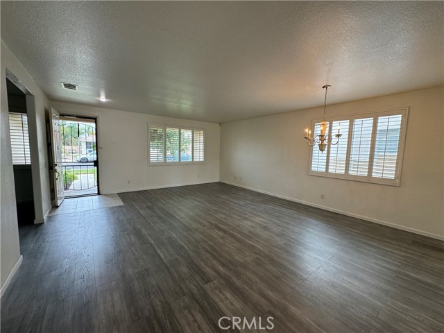 Detail Gallery Image 5 of 30 For 12693 Norwegian St, Corona,  CA 92880 - 3 Beds | 2 Baths