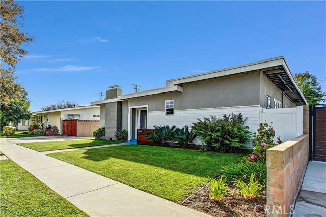 Detail Gallery Image 3 of 36 For 5224 E Flagstone St, Long Beach,  CA 90808 - 4 Beds | 3 Baths