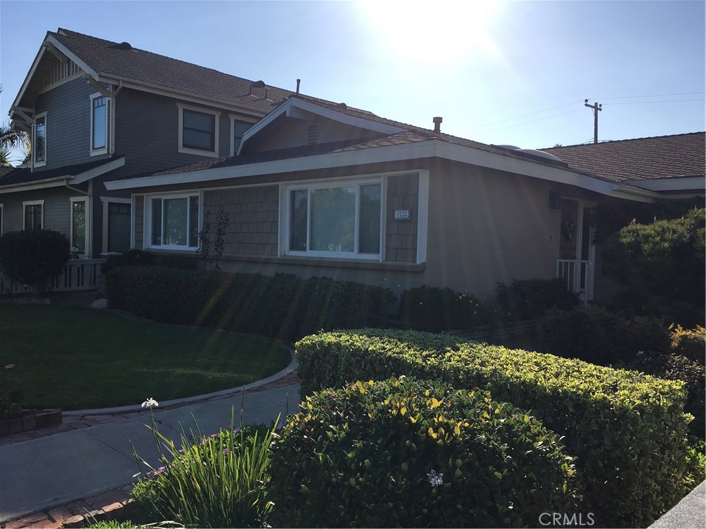 1735 Main Street