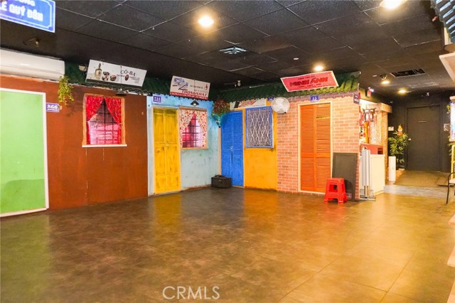 12342 Brookhurst St, Garden Grove CA: https://media.crmls.org/medias/d51bd268-d96a-4503-910d-65567cc9e9a0.jpg