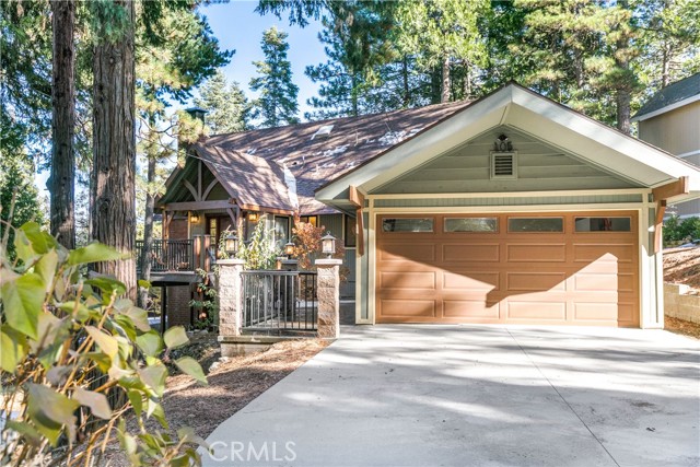 Detail Gallery Image 1 of 43 For 405 Brentwood Dr, Lake Arrowhead,  CA 92352 - 4 Beds | 2 Baths