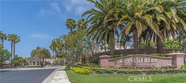 Detail Gallery Image 5 of 70 For 18571 Amalia, Huntington Beach,  CA 92648 - 5 Beds | 4/1 Baths