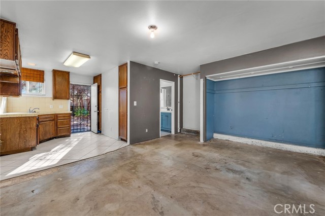 Detail Gallery Image 8 of 39 For 2402 Marine Ave, Gardena,  CA 90249 - 2 Beds | 1 Baths