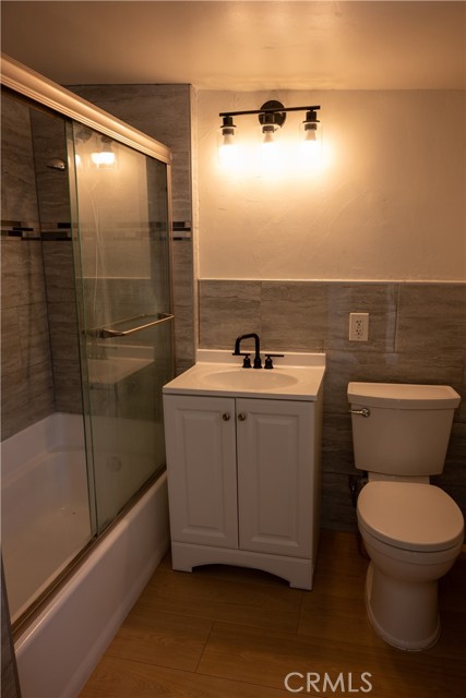 17221 Clark Avenue, Bellflower CA: https://media.crmls.org/medias/d51cc8b3-f2d5-4715-96a7-ae9f8c536677.jpg