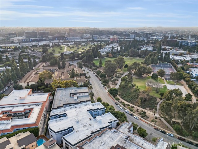 Detail Gallery Image 27 of 33 For 6150 Buckingham Pkwy #202,  Culver City,  CA 90230 - 2 Beds | 2 Baths