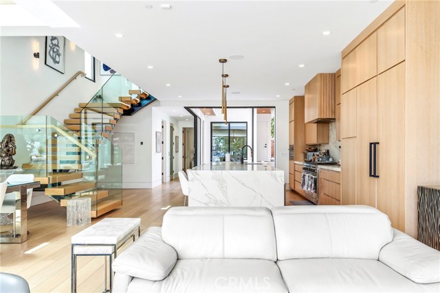 Detail Gallery Image 9 of 61 For 221 Heliotrope Ave, Corona Del Mar,  CA 92625 - 4 Beds | 5/1 Baths