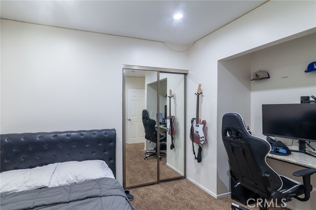 Image 13 of 34 For 10838 Burnet Avenue