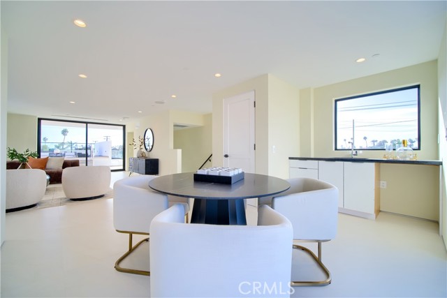 203 indianapolis Avenue, Huntington Beach CA: https://media.crmls.org/medias/d51da3a8-70f0-43da-b81f-a6396ae622ab.jpg