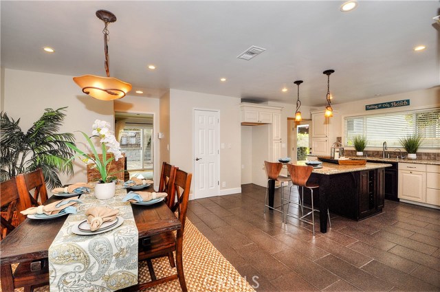 217 Vista Del Parque, Redondo Beach, California 90277, 4 Bedrooms Bedrooms, ,2 BathroomsBathrooms,Residential,Sold,Vista Del Parque,PV17010276