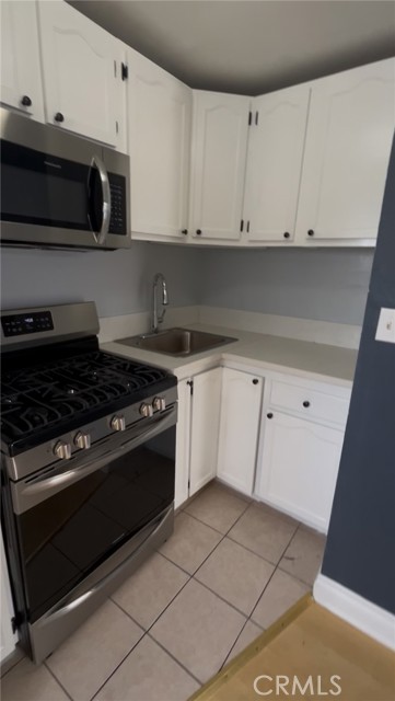 1036 S Normandie Avenue, Los Angeles CA: https://media.crmls.org/medias/d51de4d7-8cdc-4f79-8351-82ccb92e102a.jpg