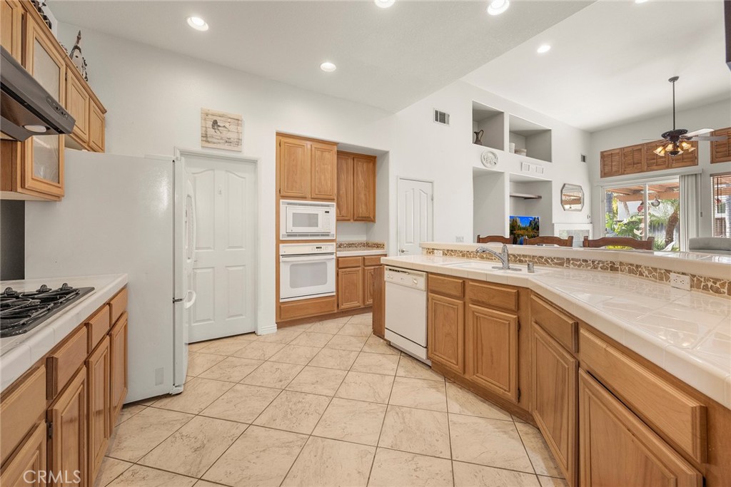 D51E1113 B535 40E9 82Ff 027F3C58914A 6947 Cottonwood, Eastvale, Ca 92880 &Lt;Span Style='BackgroundColor:transparent;Padding:0Px;'&Gt; &Lt;Small&Gt; &Lt;I&Gt; &Lt;/I&Gt; &Lt;/Small&Gt;&Lt;/Span&Gt;