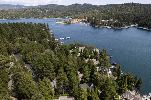 27843 Peninsula N Drive, Lake Arrowhead CA: https://media.crmls.org/medias/d51e2c8e-c7d3-40cf-843c-443f6f373bb6.jpg