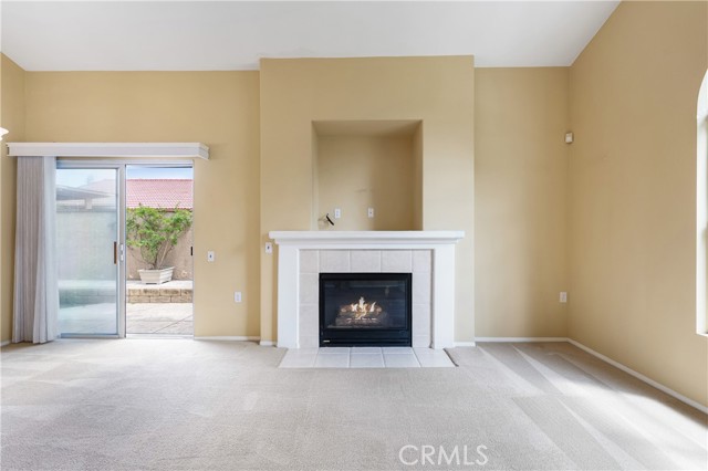 2095 Tulip Avenue photo 5