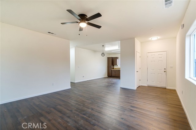 Detail Gallery Image 10 of 23 For 5194 E Belmont Ave, Fresno,  CA 93727 - 4 Beds | 2 Baths