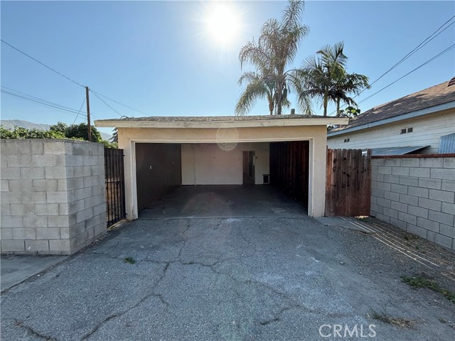 1035 Orange Avenue, Azusa, California 91702, 3 Bedrooms Bedrooms, ,1 BathroomBathrooms,Single Family Residence,For Sale,Orange,OC24155226