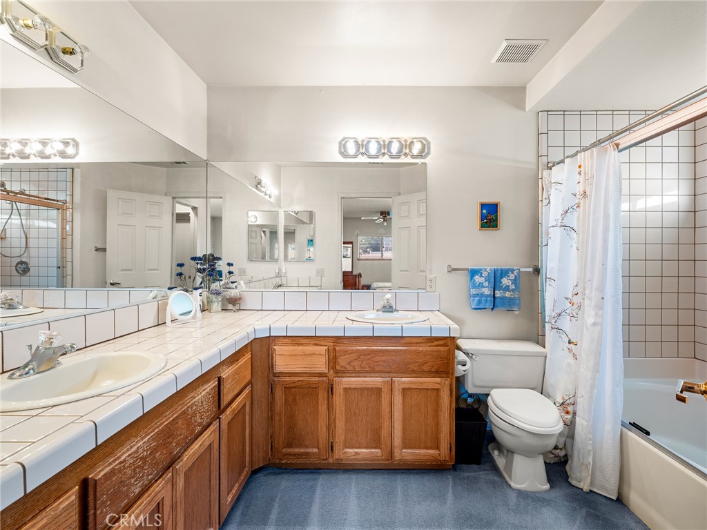 https://media.crmls.org/medias/d5226f75-d0cb-4881-8aa5-ecfdf6781cd3.jpg?preset=X-Large