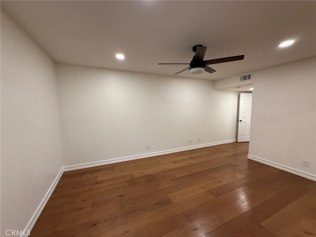 https://media.crmls.org/medias/d5229a12-b3d7-4dd8-88fd-132d113625cd.jpg?preset=X-Large