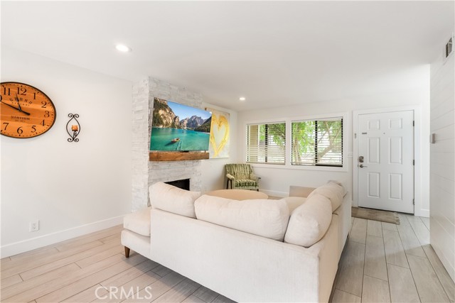 Image 5 of 28 For 40 Seabird Court 36
