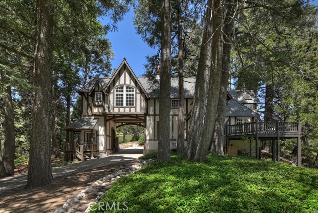 29223 Pigeon Hawk Lane, Lake Arrowhead CA: https://media.crmls.org/medias/d524f407-3fac-4457-a8b4-fa7746ddeae9.jpg