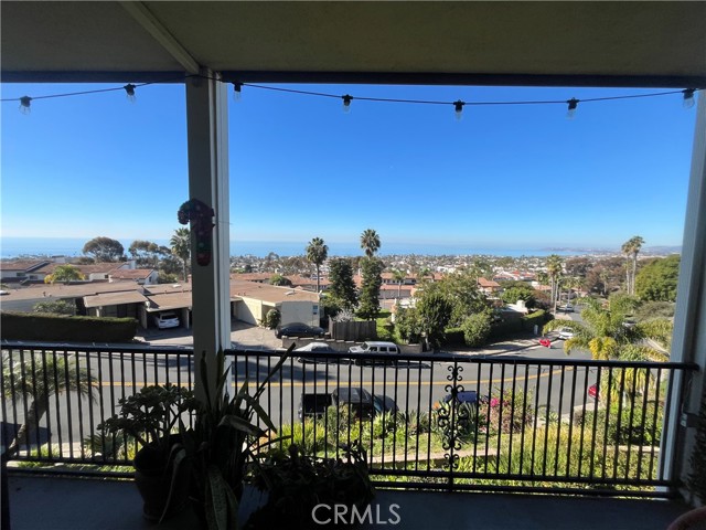 Front Image Thumbnail for CROC25273743