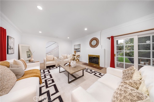 2175 Roanoke Road, San Marino CA: https://media.crmls.org/medias/d5261622-0550-4517-bdb7-9c27ed156294.jpg