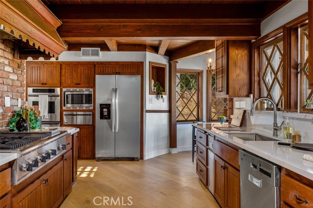Image 11 of 53 For 1430 La Perla Avenue
