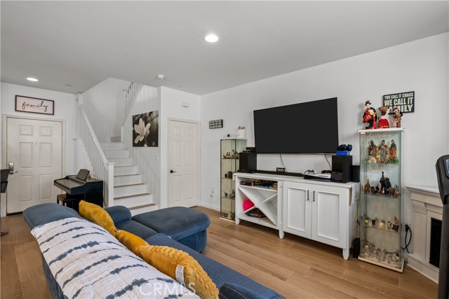 13848 Balboa Boulevard, 154 photo 7