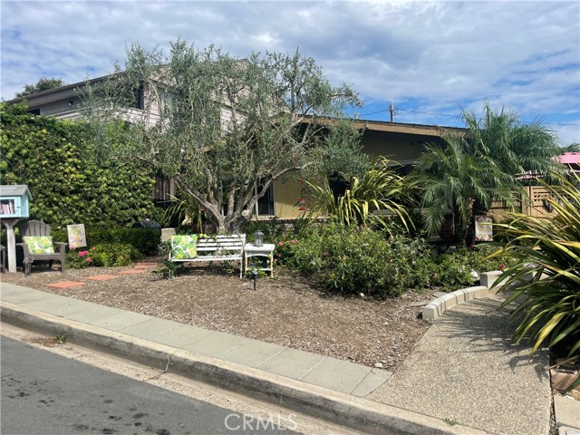 267 Fairview Street, Laguna Beach CA: https://media.crmls.org/medias/d526a431-8bb1-43d7-9d42-a116f6909fe4.jpg