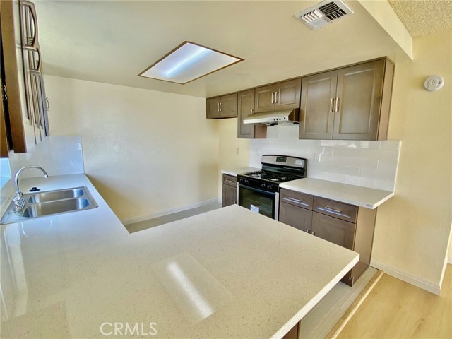 Detail Gallery Image 10 of 21 For 145 S California St #E,  San Gabriel,  CA 91776 - 2 Beds | 2 Baths
