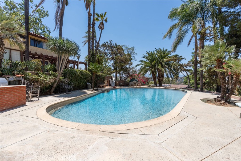 1664 Coteau Drive