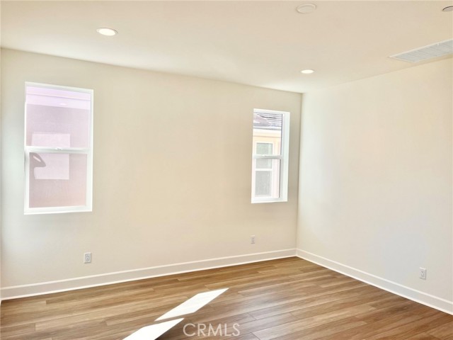 Detail Gallery Image 15 of 18 For 373 S Nevada Ave, Ventura,  CA 93004 - 4 Beds | 3 Baths