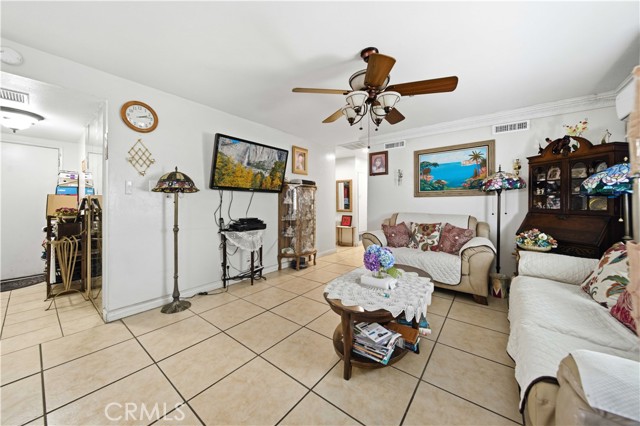 Detail Gallery Image 5 of 20 For 45403 Andale, Lancaster,  CA 93535 - 4 Beds | 2 Baths