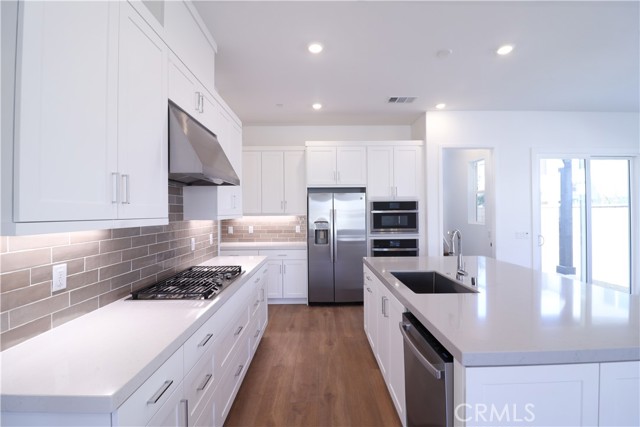 Detail Gallery Image 5 of 26 For 273 Shoveler, Irvine,  CA 92618 - 5 Beds | 4 Baths