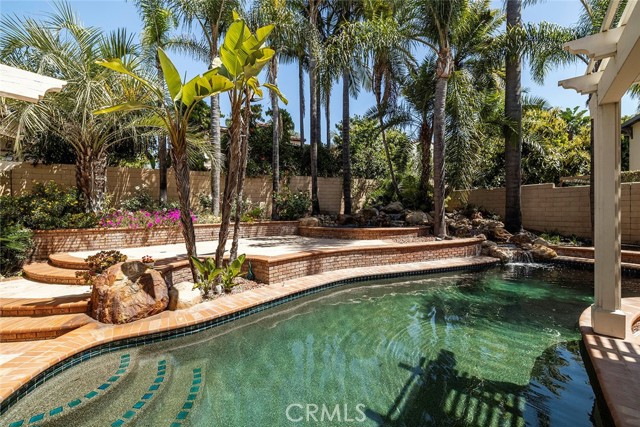 Detail Gallery Image 34 of 39 For 2 Mansfield Dr, Irvine,  CA 92620 - 5 Beds | 5/1 Baths